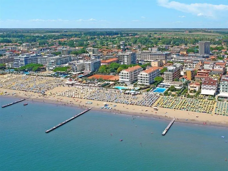 Hotel Cambridge Lido di Jesolo 4*,  Italy