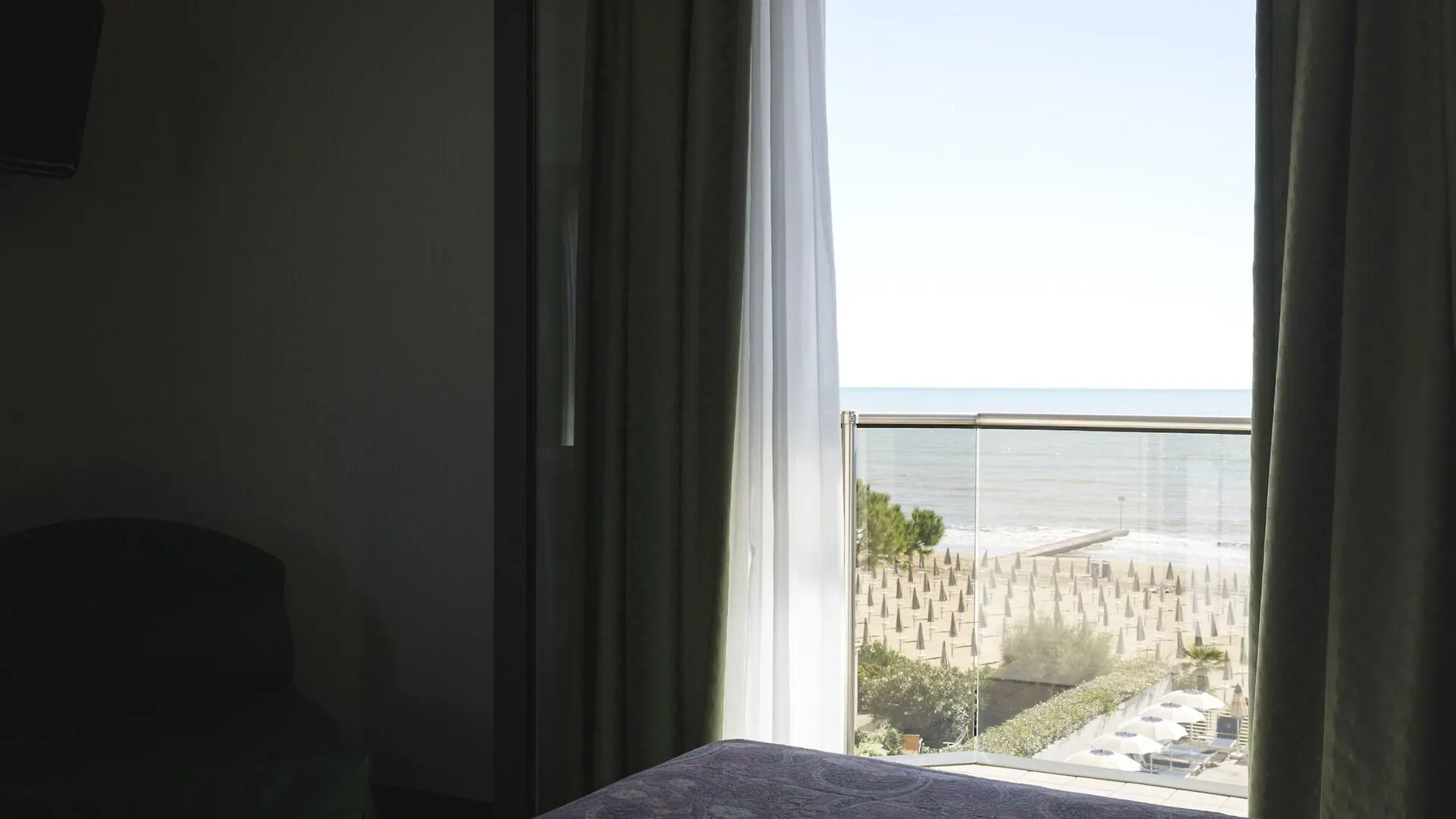 לידו די ג'סולו Hotel Cambridge 4*, לידו די ג'סולו איטליה