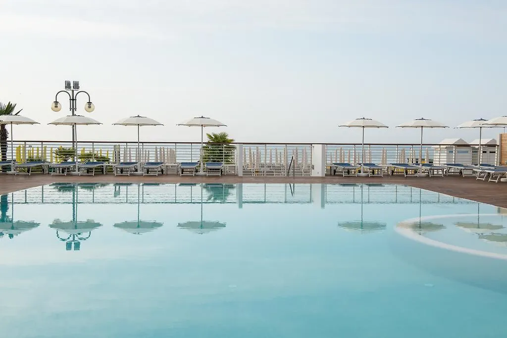 לידו די ג'סולו Hotel Cambridge