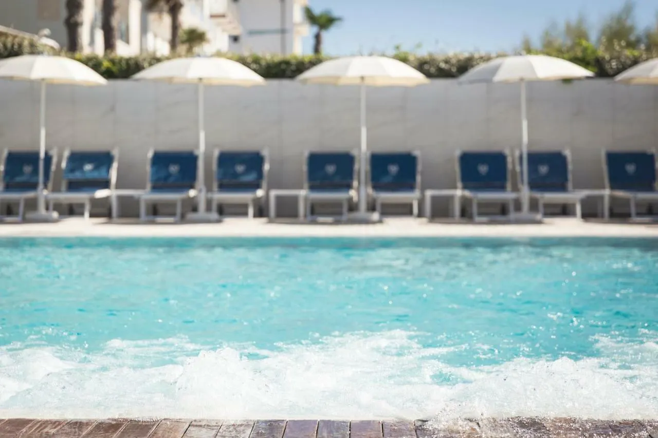 לידו די ג'סולו Hotel Cambridge איטליה