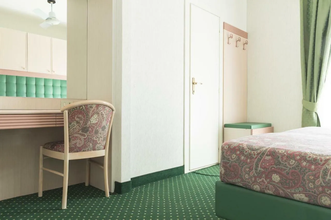 לידו די ג'סולו Hotel Cambridge  לידו די ג'סולו